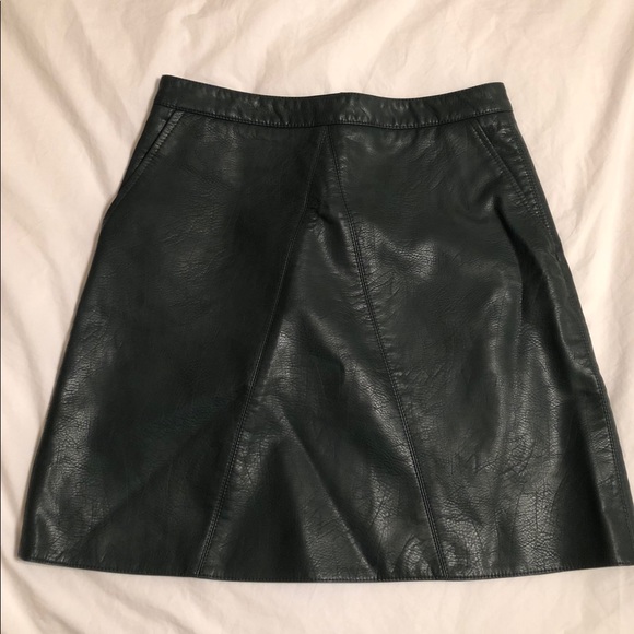Classic Zara Olive Green Leather Skirt (Size S) - Picture 3 of 4